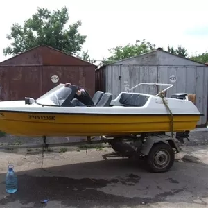 Продам лодку – стеклопластик с мотором