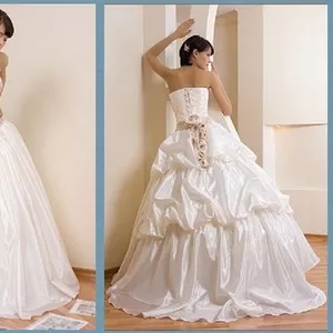 свадебное платье,  цвет- молочый p.42-44