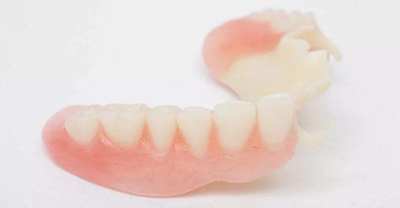 Высококачественный бюгельный протез зубов Acetal в Черкассах