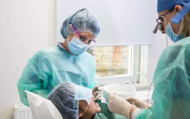Любые операции для сохранения зубов в Черкассах