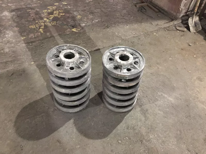 Виробництво литих деталей,  у тому числі великогабаритних 3