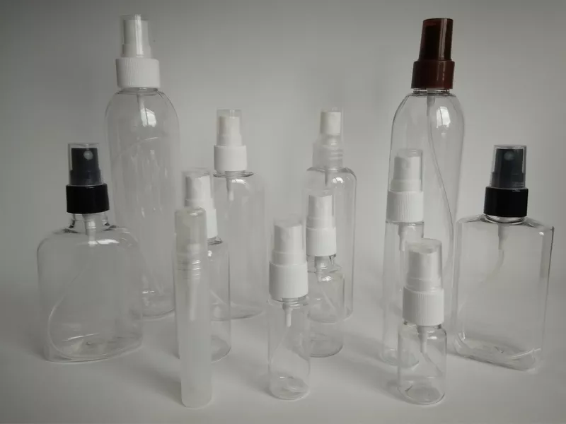 Флакончики флакони пластикові зі спреями,  розпилювачами